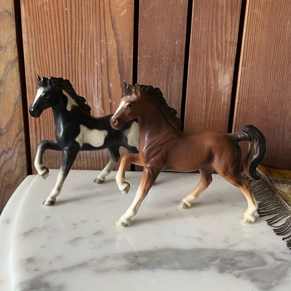 Porcelain horses